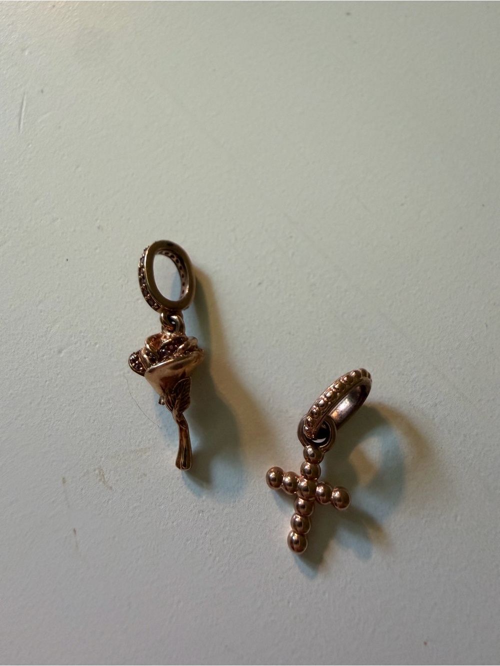 Rose Gold Cross and Flower Charm Duo Pandora - Picture 2 of 4
